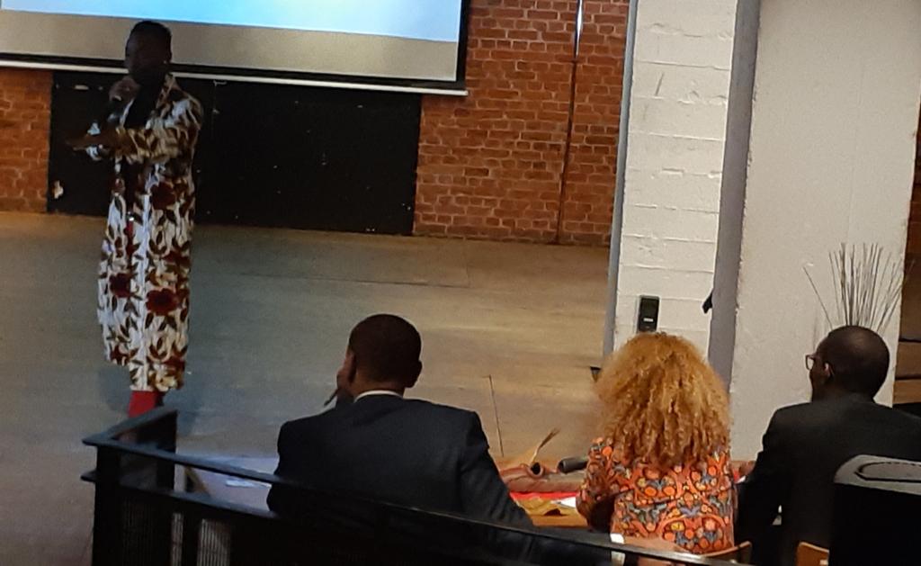 BelgiumSuac's tweet photo. #Projet "OVL HOUSE" ou "On vient de loin" une ligne de vêtement qui nous concerne, qui fait avancer les choses chez nous - Sarah Adjo #SUAC #30avril #afrocaribbean #union #unity #economy #entrepreneurlife https://t.co/zwrgjW0W8k