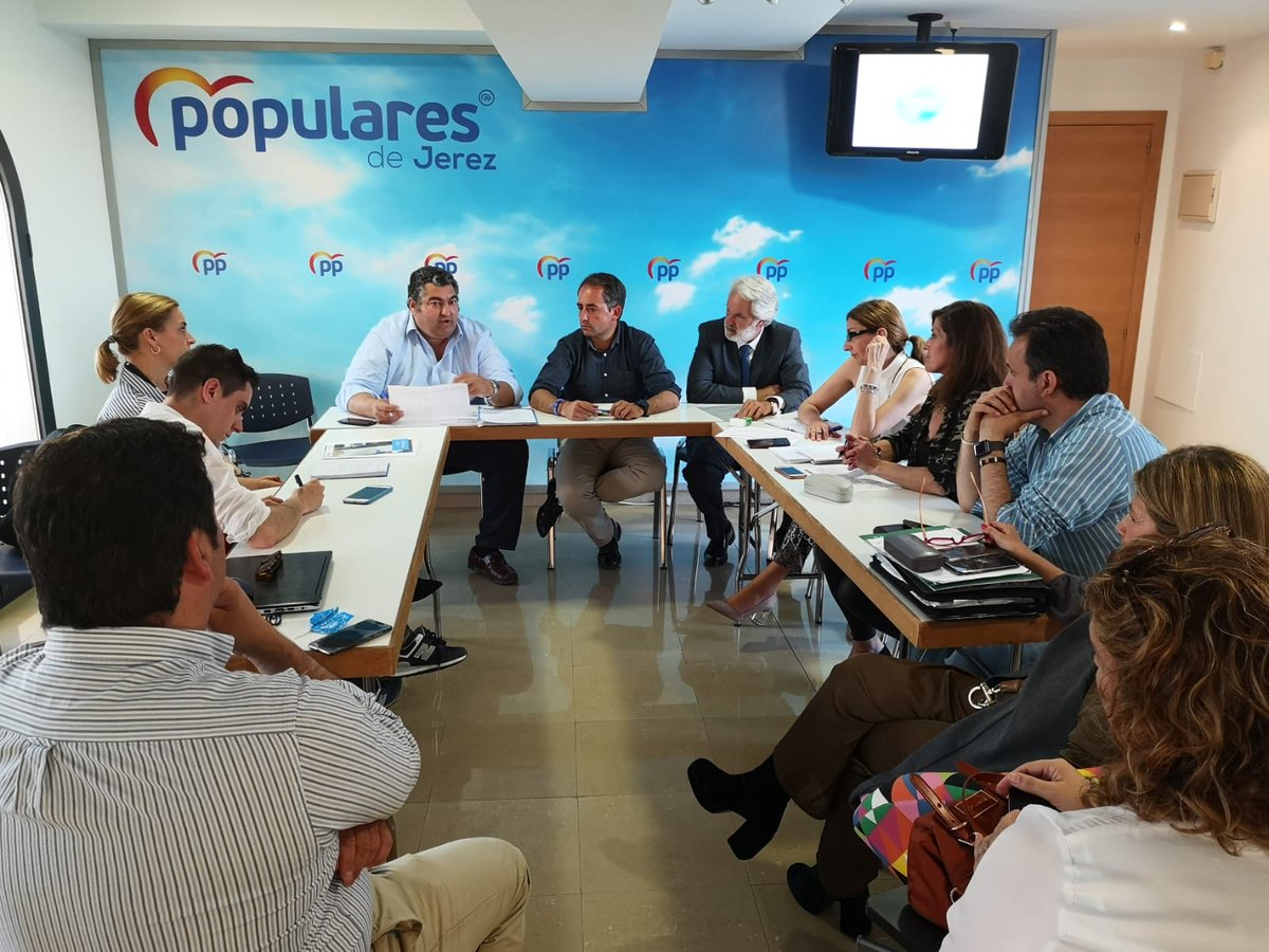 Mencita 🇪🇦 (@mencitajerez) on Twitter photo Tarde de reunión. Atando cabos, que no se nos pase nada. El 26M está ahí y Jerez necesita a <a href="/AntonioSaldanaM/">Antonio Saldaña</a> como Alcalde. #Dontstop #Seguimos <a href="/JerezCappital/">Jerez CaPPital</a> Tarde de reunión. Atando cabos, que no se nos pase nada. El 26M está ahí y Jerez necesita a <a href="/AntonioSaldanaM/">Antonio Saldaña</a> como Alcalde. #Dontstop #Seguimos <a href="/JerezCappital/">Jerez CaPPital</a>