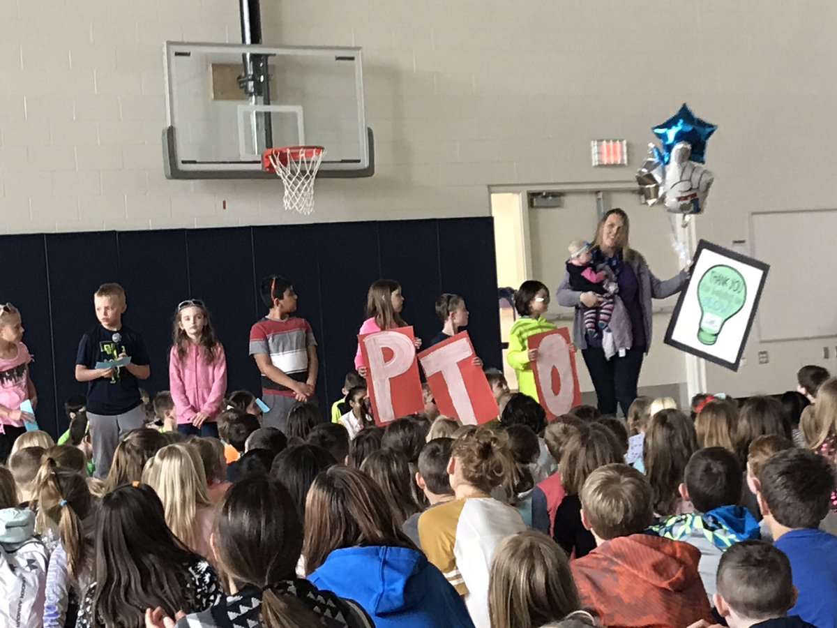 _aliparkinson's tweet photo. These Discovery 2nd graders shined so bright by showing their glowing gratitude for others at today’s assembly! #thankyouparas #thankyoupto #TrailblazeOn https://t.co/3E2wUxvc6d