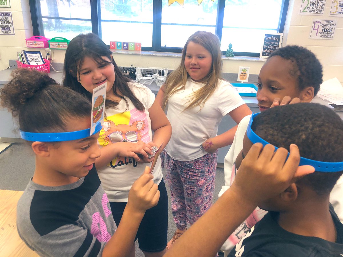 MrsDavis618's tweet photo. We are loving our alphabet countdown! Today was G day (game day!) Building relationships until the very end 💕 #ownyourimpact https://t.co/Tr45wRV5nx