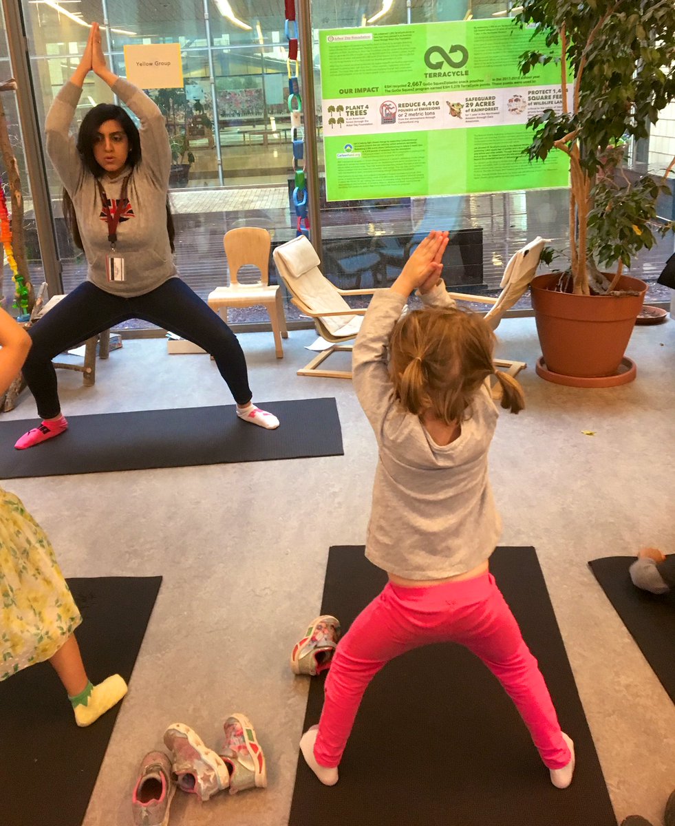AskAndreaHite's tweet image. It may be pouring in Chicago, but my #PinkGroup friends made the best of the weather and did their yoga inside! #LabExtendedDay #mindfullness #yogis #ESHKids #deepbreathing