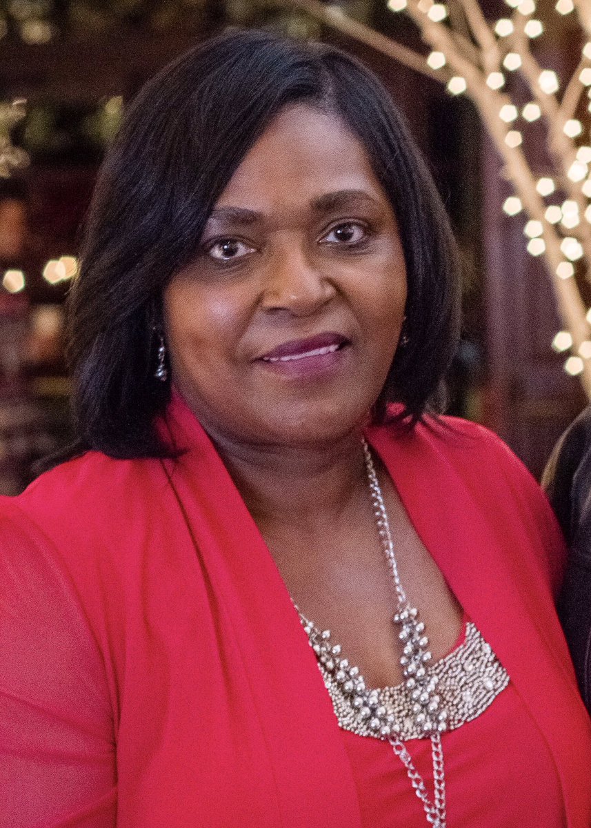 TheUncommonBank's tweet photo. Bobbie Hill is celebrating 12 years with FNB today!! We are so thankful to have her on our team. We love you, Bobbie, and are grateful for everything you do for us. #uncommonbanker https://t.co/ZLiwzRJQRc
