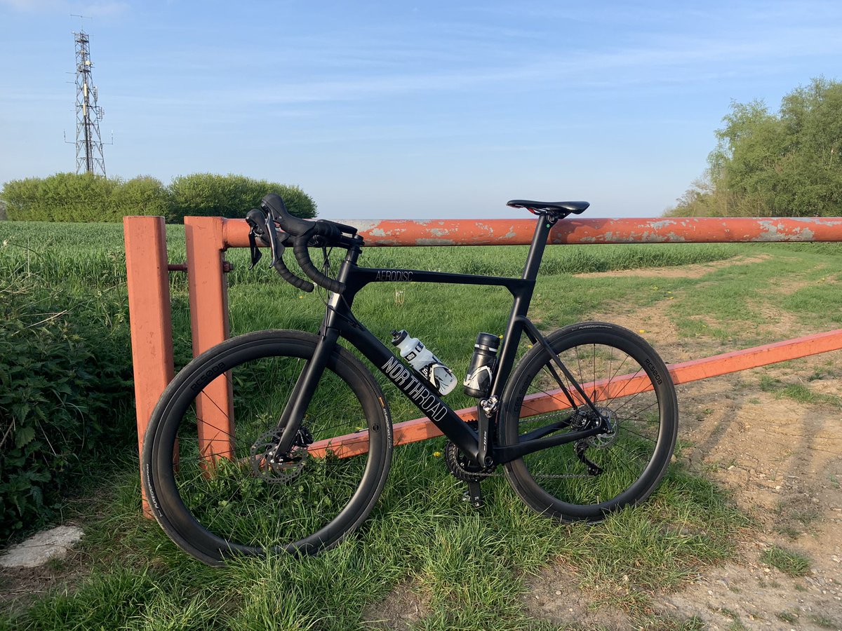 ipeters83's tweet image. First ride out on the brand new @northroad aerodisc this eve down through the Kent lanes. Delightful. Plenty more of that to come.👊@CES_Sport @NorthRoadJane