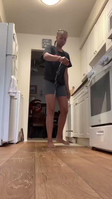 supperrbwomen's tweet image. #WSNet: RT _dlew32: I cant afford a gym membership so 😂