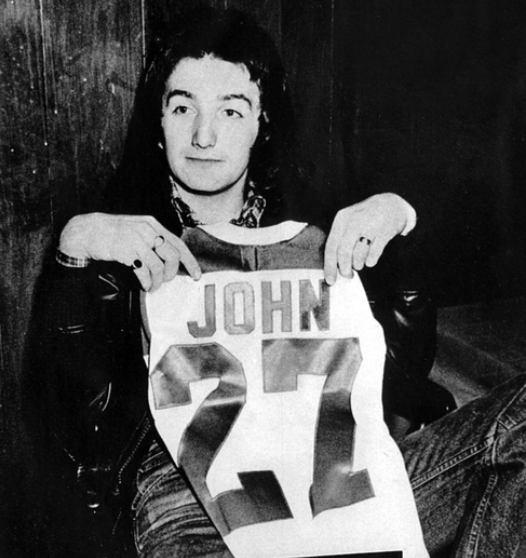 greatkingbri's tweet photo. Deaky appreciation post whAT A BABY 😪😪✨💗💗💗✨👊✨💗
#queen #brianmay #queenband #bohrhap #brianmayqueen #70s #70squeen #freddiemercury #rogertaylor #johndeacon #rock #johndeaconqueen https://t.co/yCmROZsCrX