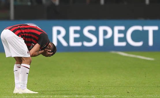 E o árbitro encerra a partida. Por <a href="/rdrmoraes/">Rodrigo Moraes 🔴⚫</a>

es.pn/2DG5Hhn