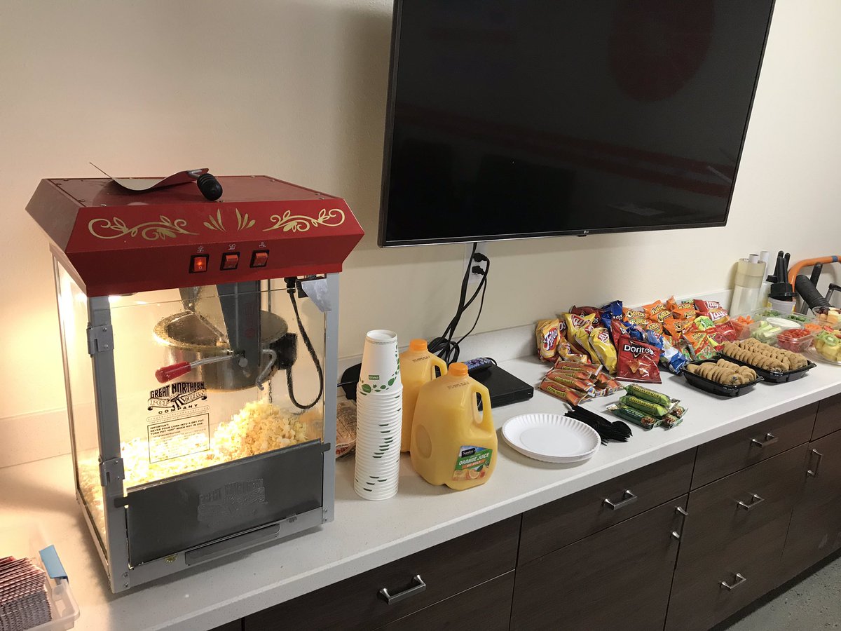 BrandonLopezHD's tweet image. Great success from the start of “SAW EVENT” shout out to @BayHomeWindow and Moses from JW flooring for joining us on our event #sawevent  @merling1069 @SteveWoodsHD