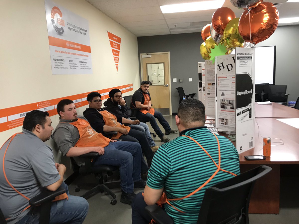 BrandonLopezHD's tweet image. Great success from the start of “SAW EVENT” shout out to @BayHomeWindow and Moses from JW flooring for joining us on our event #sawevent  @merling1069 @SteveWoodsHD