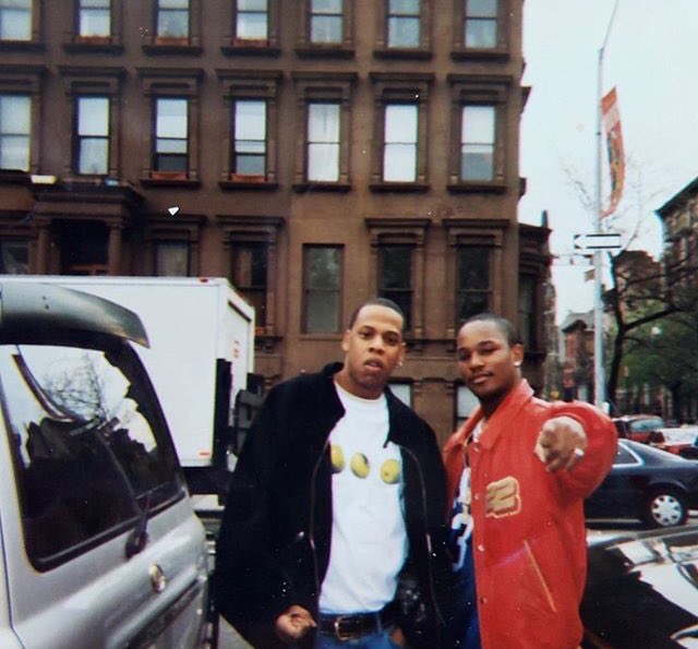 DailyRapPics's tweet photo. Jay Z and Cam'ron, early 2000's. https://t.co/1MpmaiUzki