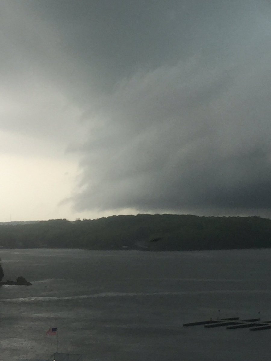 WSDFinance's tweet photo. Rain is coming! #icouldntresist #moasbo2019 https://t.co/I8Y26ukG8u