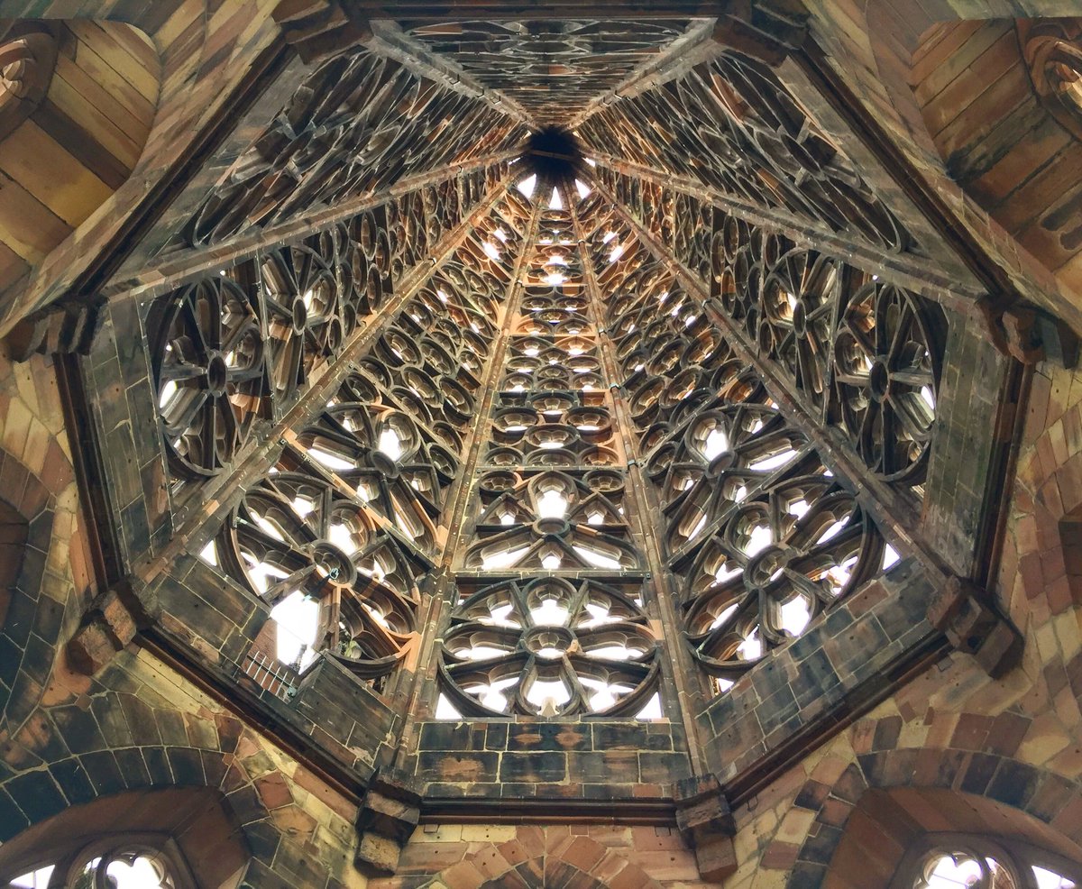 🇩🇪 Freiburger Münster 

🇫🇷 Cathédrale Notre-Dame de #FribourgenBrisgau 

🇬🇧 Cathedral of Our Lady of #freiburgimBreisgau 

#Deutschland #Allemagne #Germany