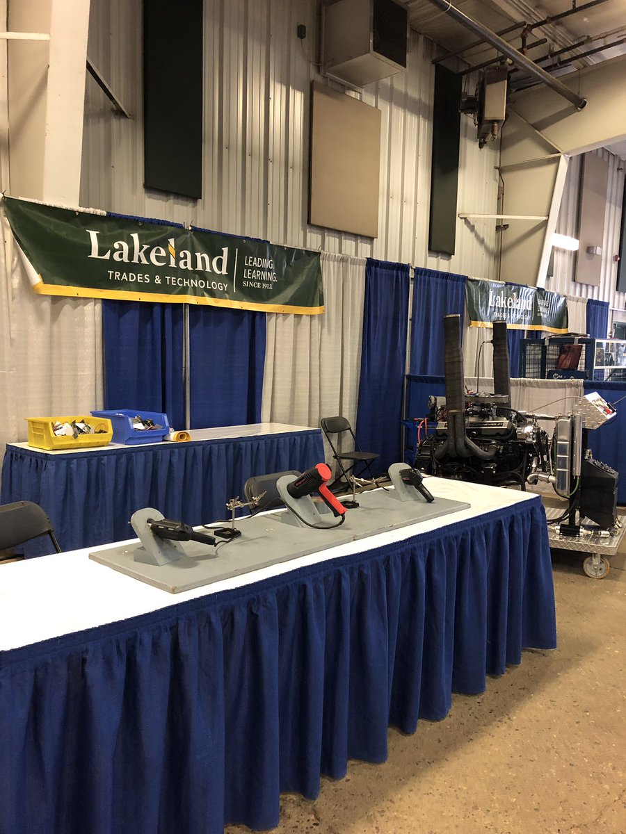 LloydConstAssoc's tweet photo. Move in day! @TryATradeLloyd @LakelandCollege @ECA_AB @vermilionriver @Guardianph https://t.co/gBqVGl0B2m