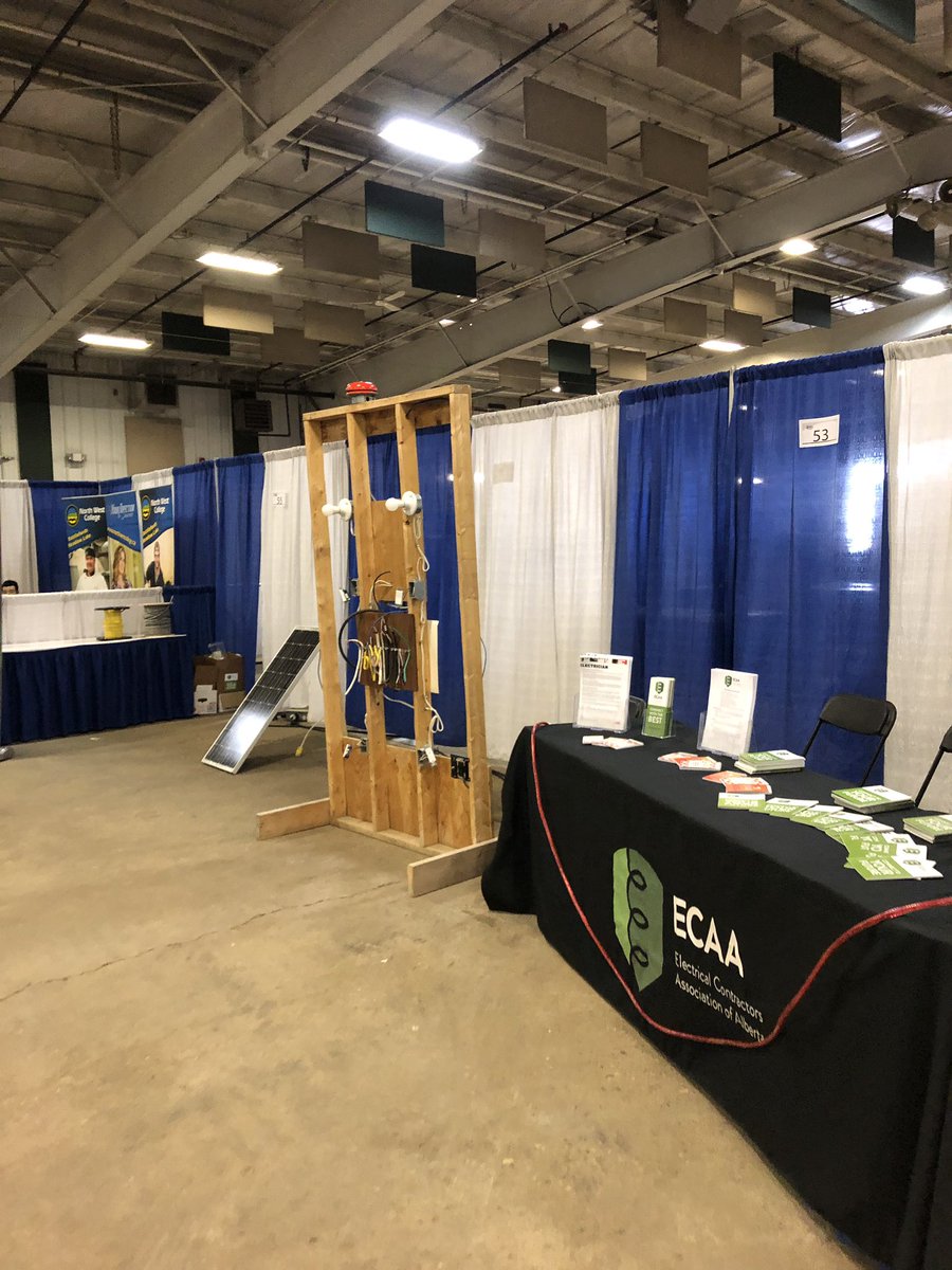 LloydConstAssoc's tweet photo. Move in day! @TryATradeLloyd @LakelandCollege @ECA_AB @vermilionriver @Guardianph https://t.co/gBqVGl0B2m