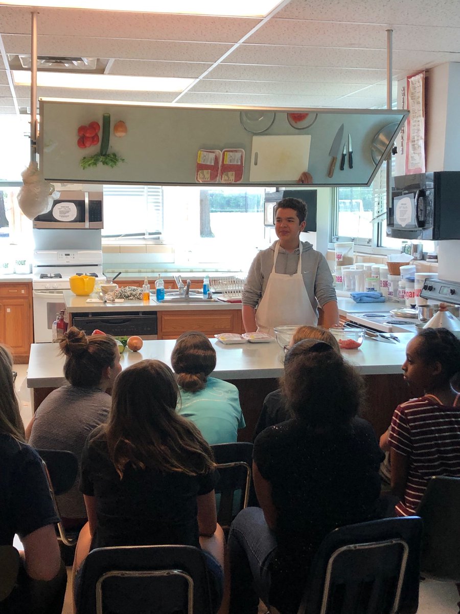 So proud of our WMS (student) guest chef. He independently prepared a fine set of dishes from Morocco. #tasteofmorocco #studentchef #studentchoice
@wmspta2017 <a href="/WMS_WolfPack/">WilliamsburgMS</a>