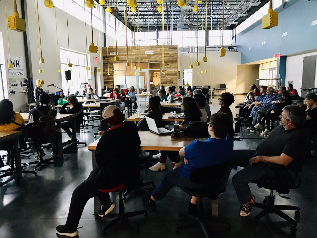 whi_ideastudio's tweet photo. A full house tonight for @XephyrStudios talk on the creative design process as demonstrated thru cosplay propmaking! @HCCDistrict @HccNorthwest #InnovationIntersection https://t.co/RPYJ3oUZzs