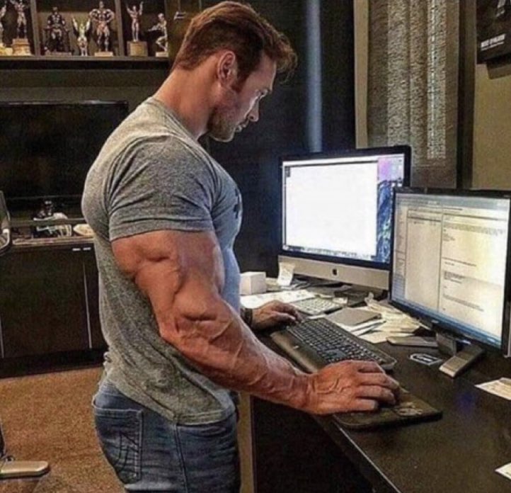 lilsasquatch66's tweet photo. Me:

Guy who works at the gym signing me up for a membership: https://t.co/WQUDzmfwzF