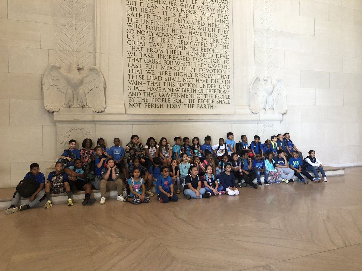 Such a fun day at <a href="/NationalMallNPS/">National Mall NPS</a> with 4th grade! <a href="/APSDrew/">Dr. Charles R. Drew Elementary</a> @APSDrewSTEAM <a href="/mrgildea33/">Joel Gildea</a>