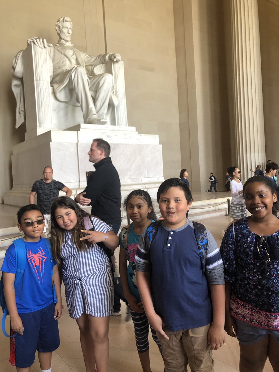 APSDrewESOL's tweet photo. Such a fun day at @NationalMallNPS with 4th grade! @APSDrew @APSDrewSTEAM @mrgildea33 https://t.co/9MCihEASjl