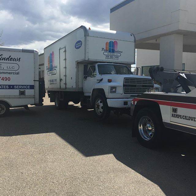 PagesWindows's tweet image. Somedays present different challenges then you expect. Today was one of those days. Thankful that it broke down in our parking lot instead of the middle of nowhere.

#pageswindows #todayschallenges #brokedown #welovewhatwedo #thingsarelookingup #adventur… bit.ly/2vxGO2E