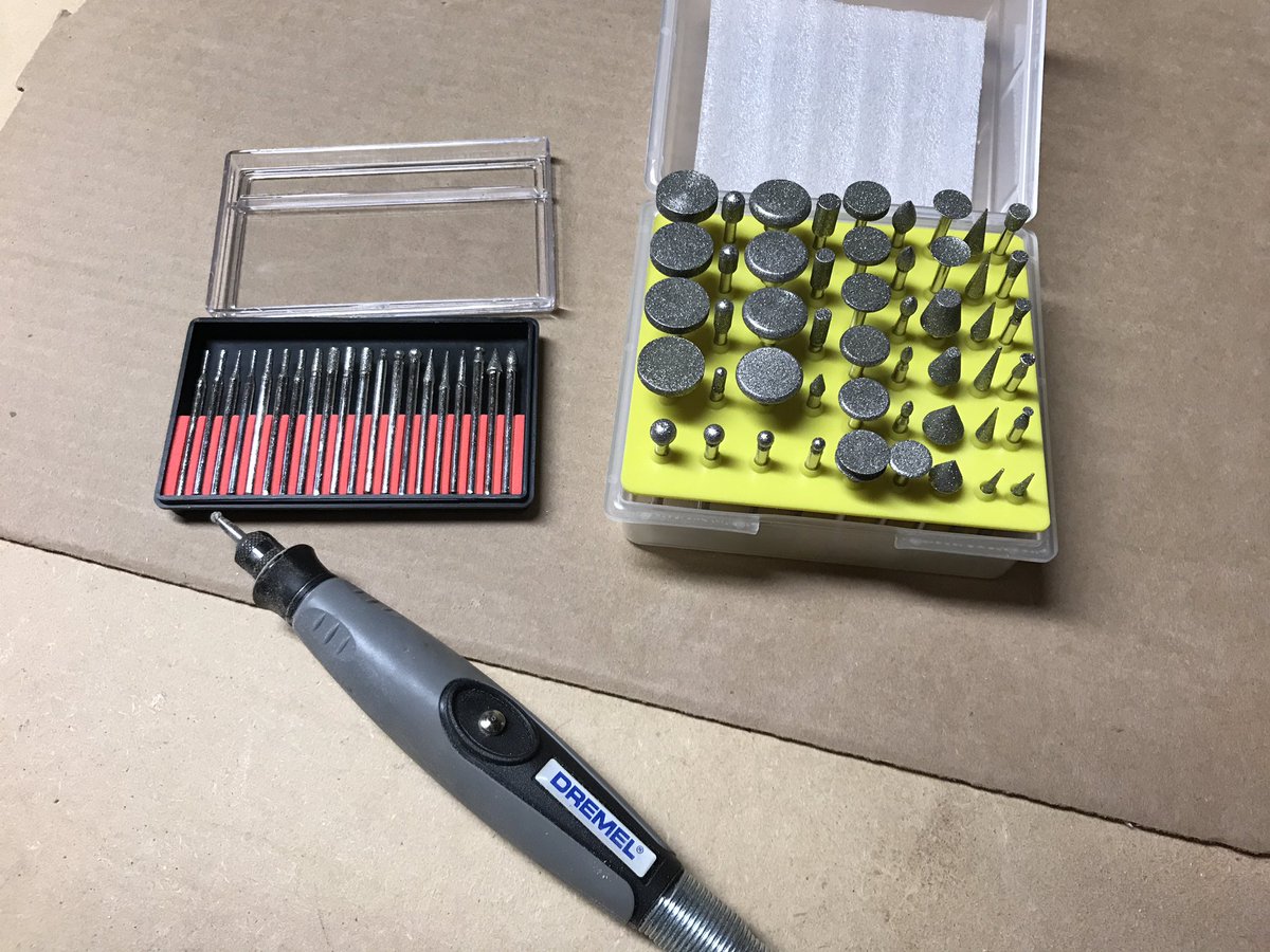 MadeByRP's tweet photo. I’ve been wanting to try more wood carving, so I picked up this collection of bits for #tooltuesday.  Looking forward to trying them out when I have a chance.  #woodworking #woodcarving #makers https://t.co/HVl4hR7R1P
