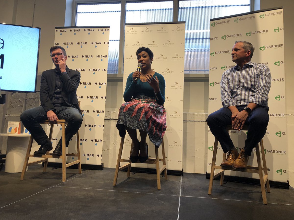 AnaMariaBarella's tweet photo. Tuesday night #ideaslam at @YourStudioE! #Passionate people with #greatideas! #Sidehustle for humanity. https://t.co/17t1vi3K53
