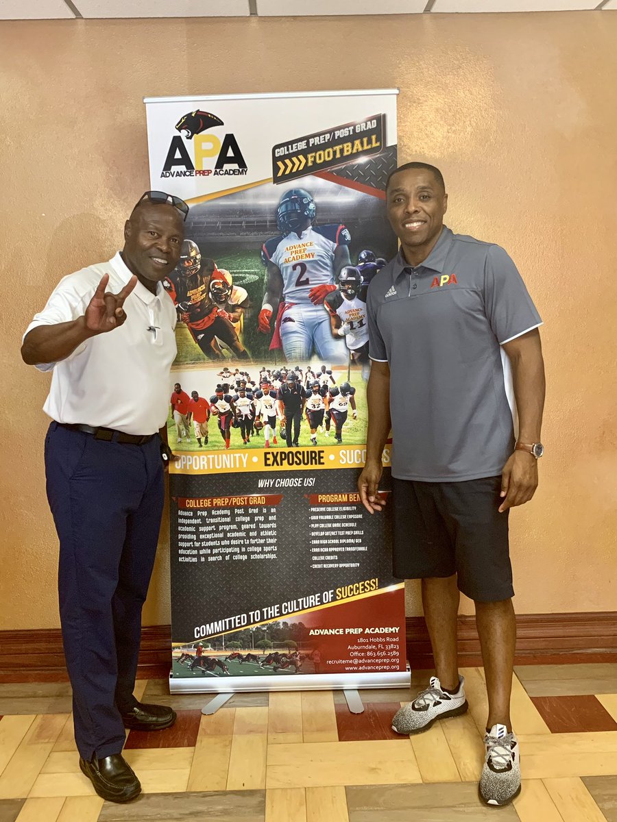 APACoachLeo's tweet photo. It’s always a pleasure having the boys in green @USFFootball in the house. Thanks @CoachWilliamsWR for stopping by to see which diamonds in the rough we have in store for the upcoming 2019 APA Football Season. 
Join the APA movement all interested unsigned players DM us for info. https://t.co/W172a8kkjj