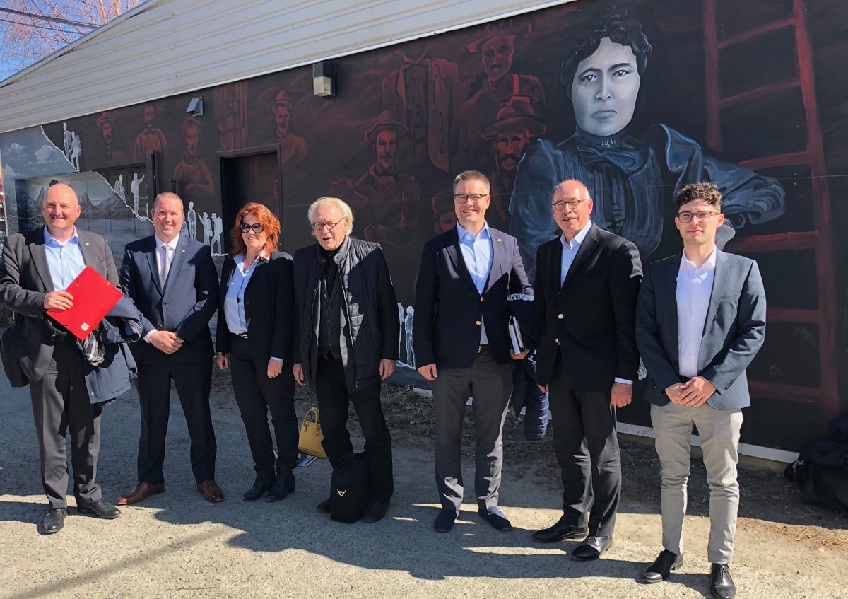 Honoured to welcome German ⁦<a href="/Bundestag/">Deutscher Bundestag</a>⁩ Parliamentarians to Yukon with Kate Carmack looking on ⁦<a href="/sandra_weeser/">Sandra Weeser</a>⁩ ⁦<a href="/Renner_AfD/">Martin E. Renner, MdB</a>⁩ ⁦@ruetzelbernd⁩ #diplomacy #collaboration