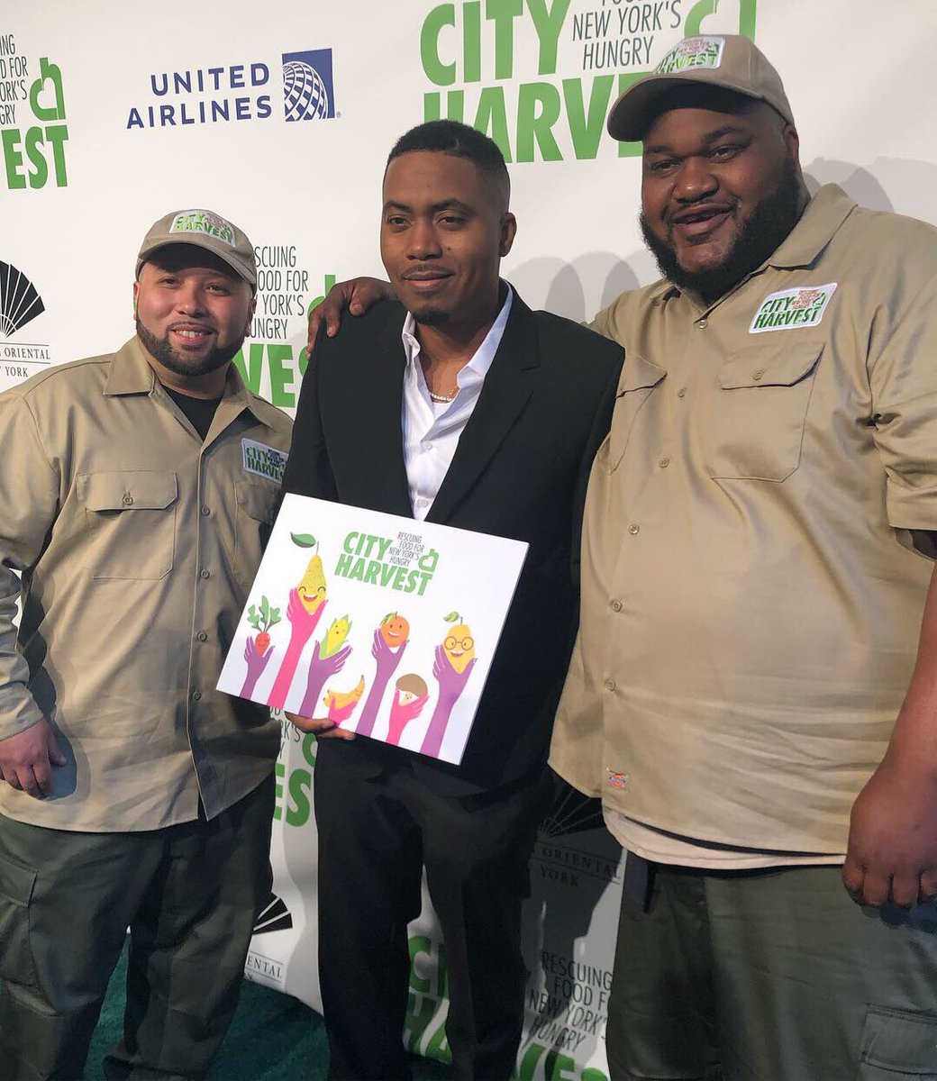 CityHarvest's tweet photo. The Green Carpet is glowing with incredible star power as we get ready to honor our supporters Richard Gere, Kris and Marc Granetz, and Chef Michael White (@chefbianco) at City Harvest: The 2019 Gala! #WeAreCityHarvest @chrissyteigen @antoni @DarrenCriss @gzchef https://t.co/JcvZ6Oya0W