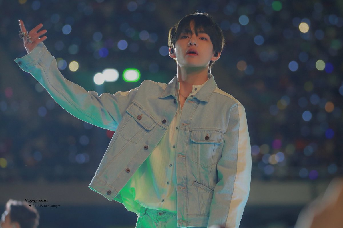 V1995com's tweet photo. 【HD】190428 광주 슈퍼콘 

#방탄소년단 #BTS⁠ ⁠ #뷔 #V #김태형 #태형 #taehyung 

@BTS_twt https://t.co/8QiouUcl4a