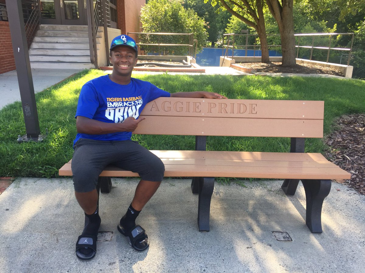 thejordangivens's tweet photo. #AggiePride 🐶 #IGOTIN2019 https://t.co/AHdjlExxyI