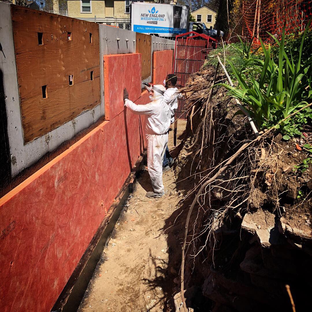 DaveRizzolo's tweet photo. Our #foundation #waterproofing and #insulation systems have been installed. We went with Tuff-N-Dri Warm-N-Dri over the standard dampproofing to insure a long term dry basement

More updates at https://t.co/9VUhtS4mO1 

#houselessordinary https://t.co/ahXFIrj2e9