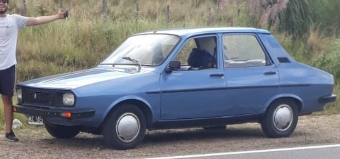 nahuelclavero's tweet photo. Me acaban de robar el auto en el walmart de barrio talleres. RENAULT 12 CELESTE PATENTE WUC 545 https://t.co/SKuGRN6dET