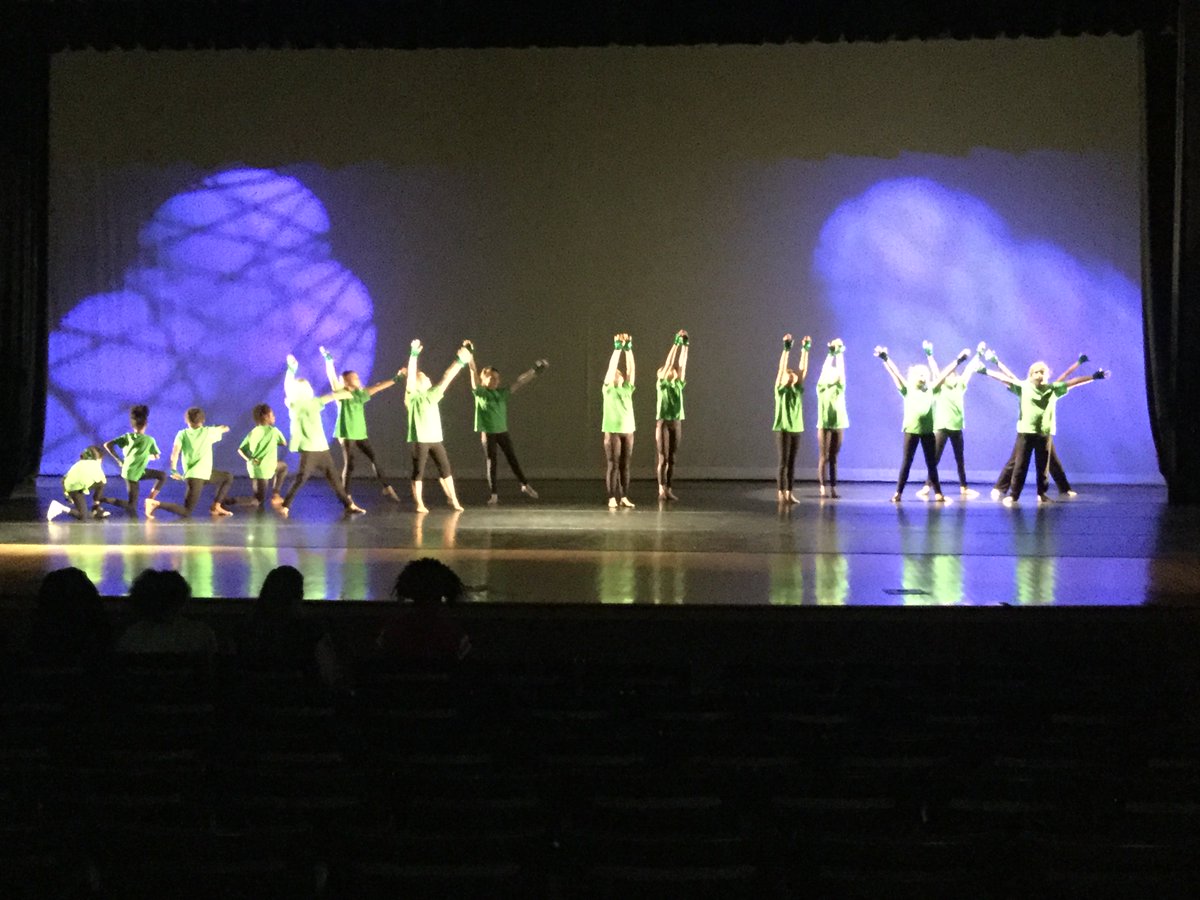 BMA_dance's tweet photo. Dance Works ROCKED at rehearsal today! You do not want to miss the Knox County Dance Showcase. May 2-4, 7:00 p.m. at Austin-East High school. If you've never been you will be amazed by the dancers from @BeaumontMagnet, @VineMSKnox, and @AustinEastHS! 
@BMAWindyC #BeaumontCREATES https://t.co/q0kPbjDJim