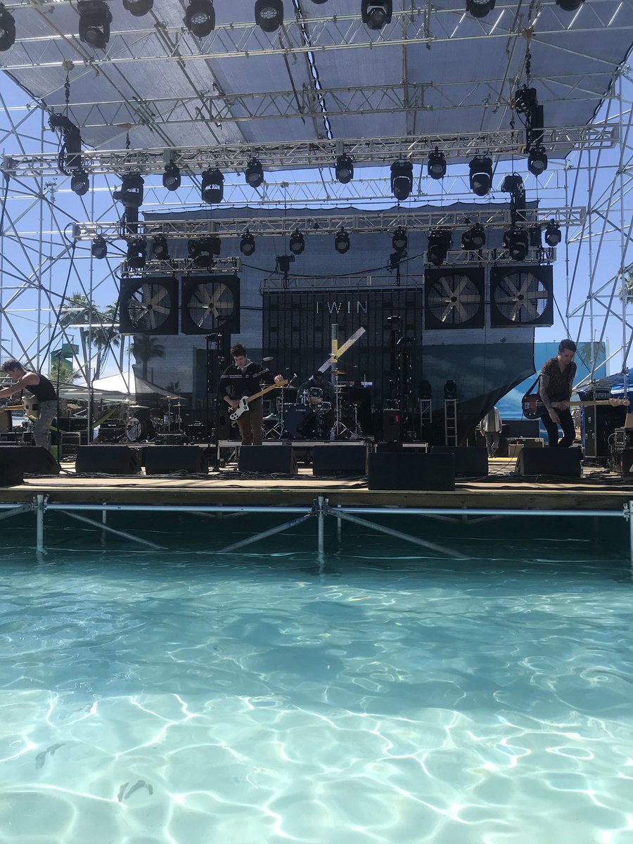 Bpotter21's tweet photo. okay, Tempe, AZ is fucking beautiful????? https://t.co/fjic58k2YF