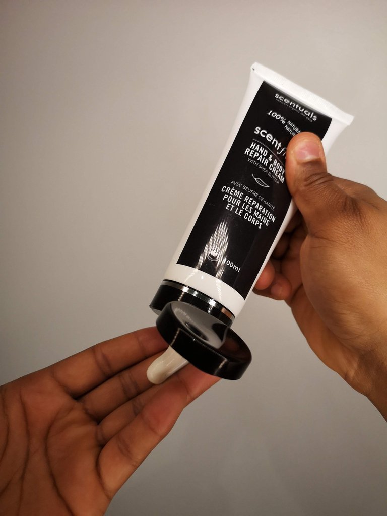 #ScentualsFam! Remember every time you purchase from our Scentfree Collection, 3% of each sale goes to the <a href="/cancersociety/">Canadian Cancer Society</a>. We are incredibly proud to have this collaboration with such an oganization that does everything to fight for the those affected by this illness.