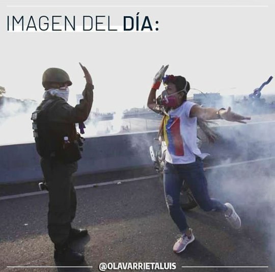 LibiaGomes's tweet photo. #ConTodoPaLaCalle #PuebloEnMirafloresConMaduro #OperacionLiberdad Embajada de Chile Rusos #GuaidoOtraVezFracasó Distribuidor Santa Fe Embajada de España Roberto Ampuero #Televen #30Abr #1May #01May #1Mayo

VENEZUELA, 2019... RUMBO A LA LIBERTAD!!
https://t.co/MbHq2DPh3S