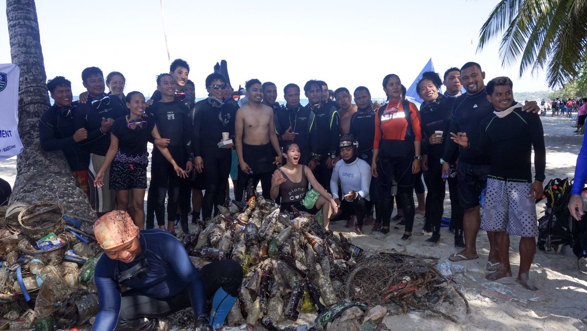 denr_agos's tweet photo. Let’s protect Boracay’s environment!

We participated in an underwater clean-up yesterday in the Island and found glass bottles as top item! Let’s keep the Island free from debris by adopting sustainable tourism.

How can YOU help keep the sea #FreeFromDebris? https://t.co/VEt6FqpmGG