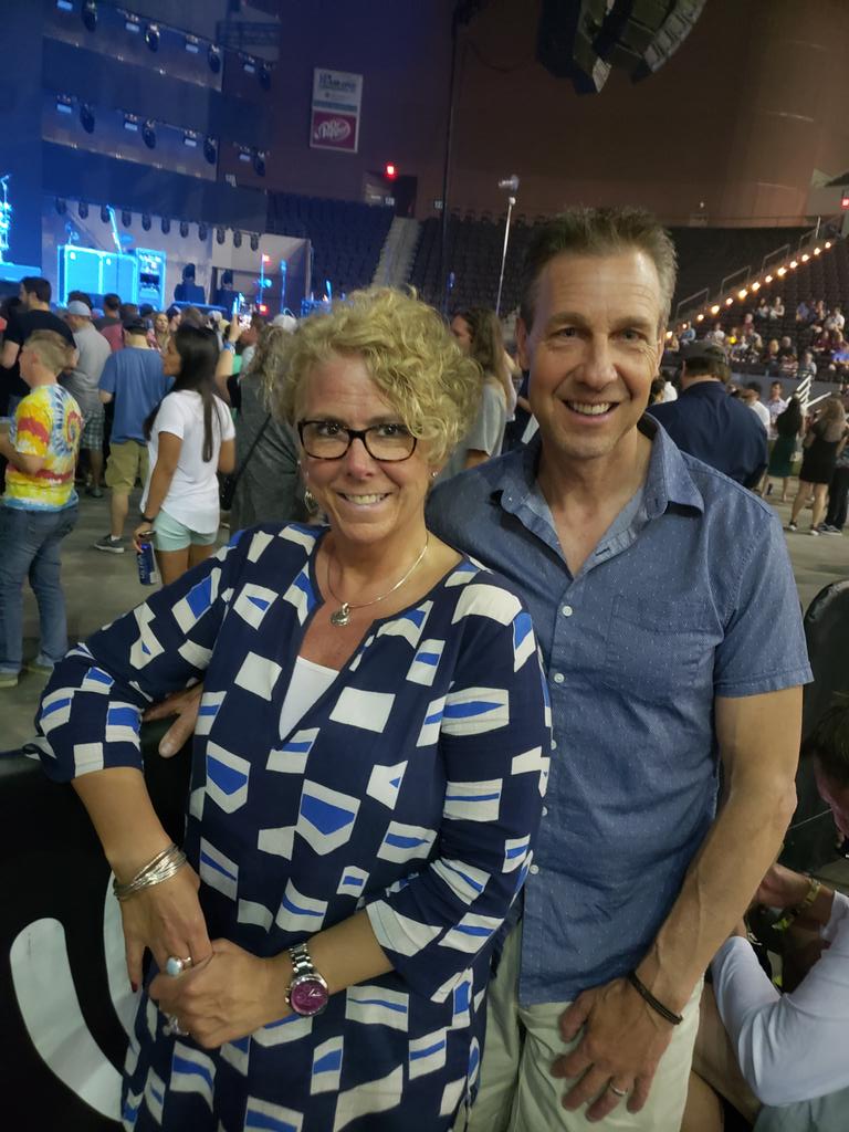 jalusam's tweet photo. Row 1 , Show 1 , 2019 ....Pensacola,  Florida @davematthewsbnd https://t.co/HseCYvgBq1