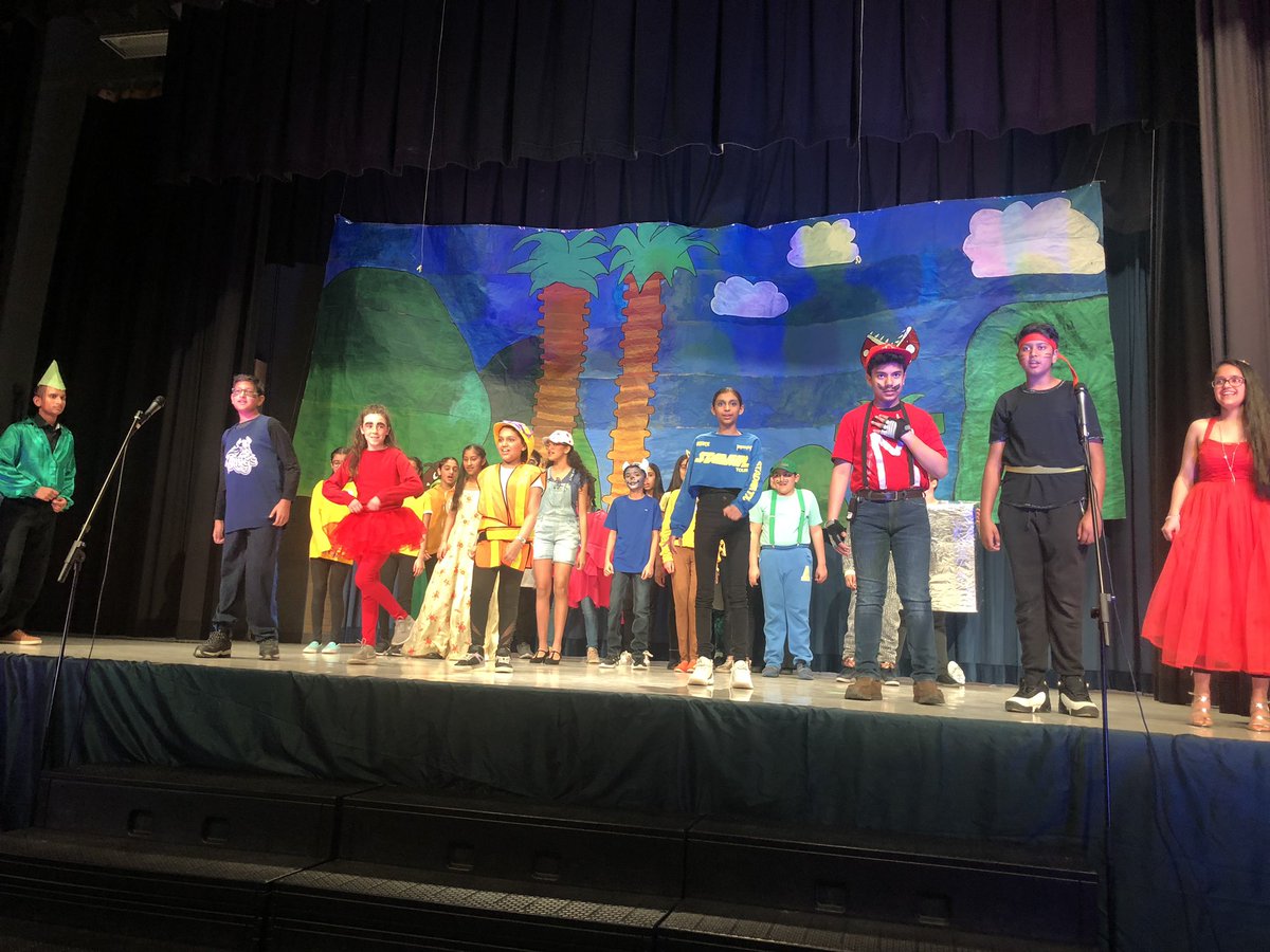 Tonight, our @McClureVikings put on a spectacular musical production! #PressStart was funny, dramatic, sad, and everything you would expect from a live show! You should be so very proud of yourselves! @PeelArts1 @MissAMacD #PDSBDrama #ArtsMatter