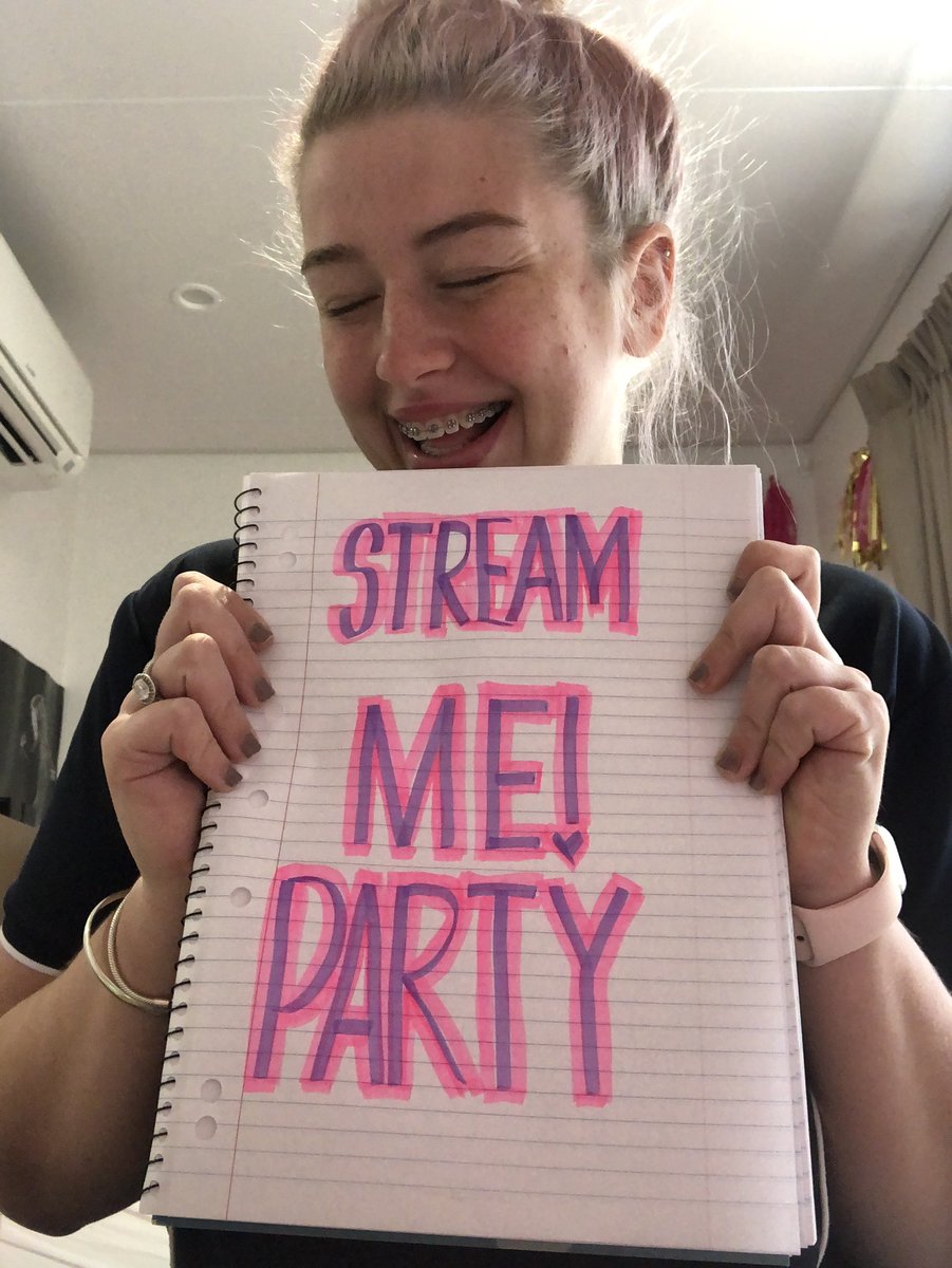 swiftlywonders1's tweet image. do the girls back home tell you to stream ME! like I do? 😂🌈♥️🦋🌈💋👀🌸✨
@taylorswift13 @taylornation13 
#fromMEtoYOU #streamME  #MeMusicvideo #lurking #taylorswift #taylornation #streamMEparty