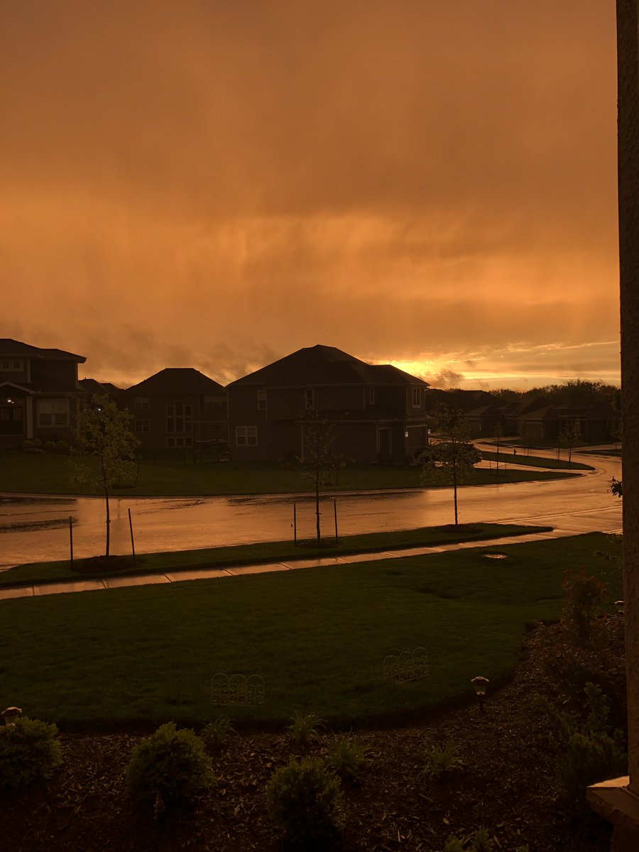 jayfknott's tweet photo. @GARYAMBLEKCTV5 S Johnson County. https://t.co/UfAoOapOwJ