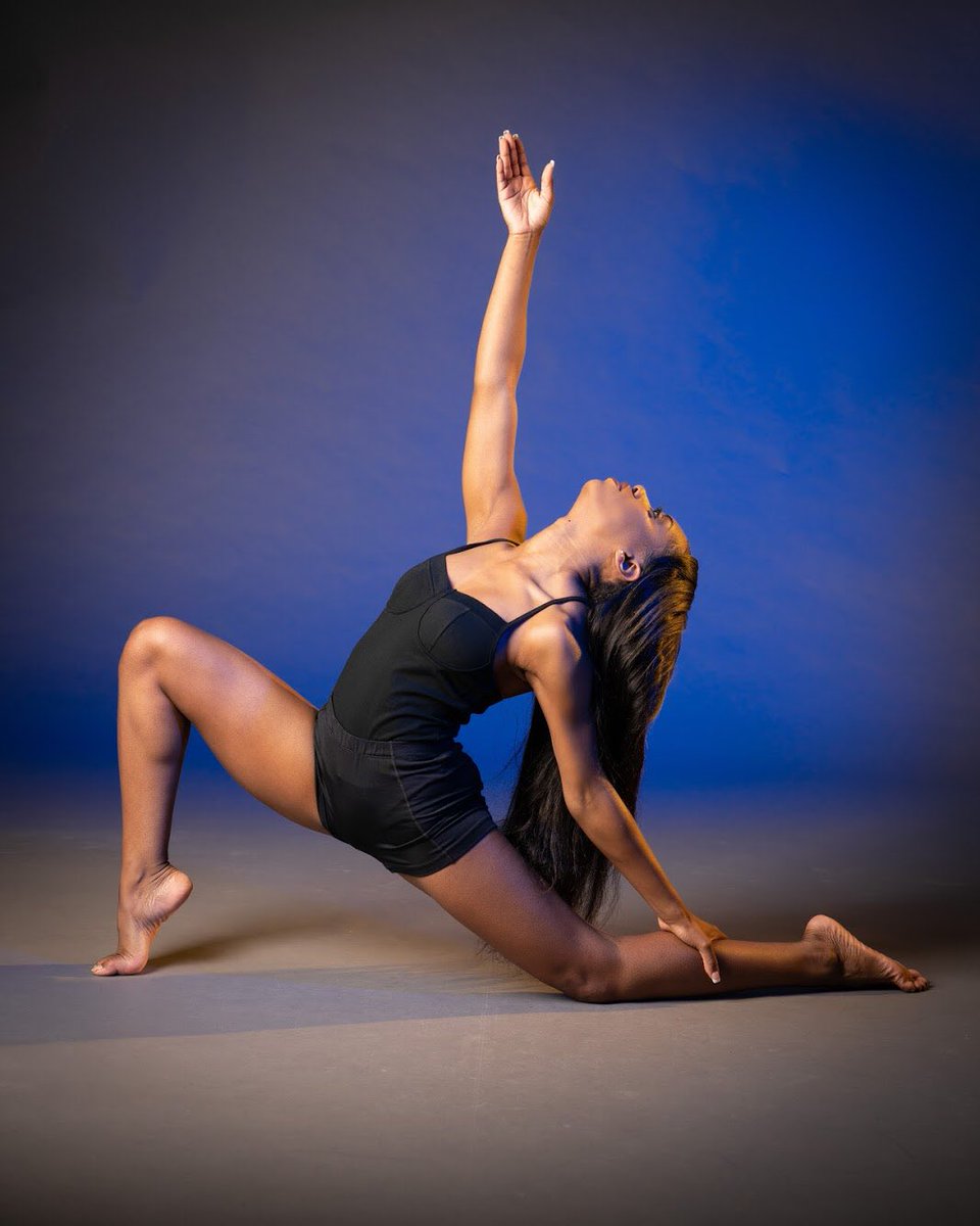 MrsPostLCDC's tweet photo. Senior Spotlight💜! Brianna is a first year member of LCDC, Head Cheerleader of Varsity, and an overall awesome person! Come watch her perform on Friday and Saturday at 7:30pm in the LC auditorium!! #Collision19 #Senior #dancer #lastdance #WeAreLC #LCDC @Heyoitsbrianna https://t.co/PgeePM72L4