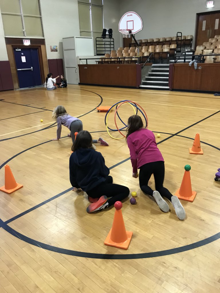 MsLaughna's tweet photo. Mrs. Dowd’s class got to try their hands at #makergym today and came up with some pretty awesome games! @msmacdonald2 https://t.co/0tfHKOUdWH