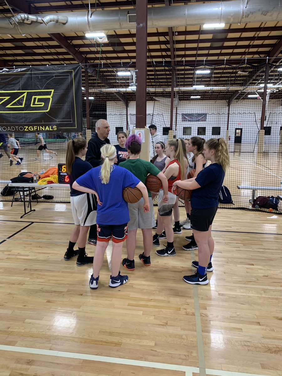 nwags14's tweet photo. Thank you Coach Romeo for coming in and teaching the girls some new offense! It was a pleasure having you #AllwaysImproving 🏀💪🏼 @MassELITEHoops https://t.co/9CtTQI2mPI