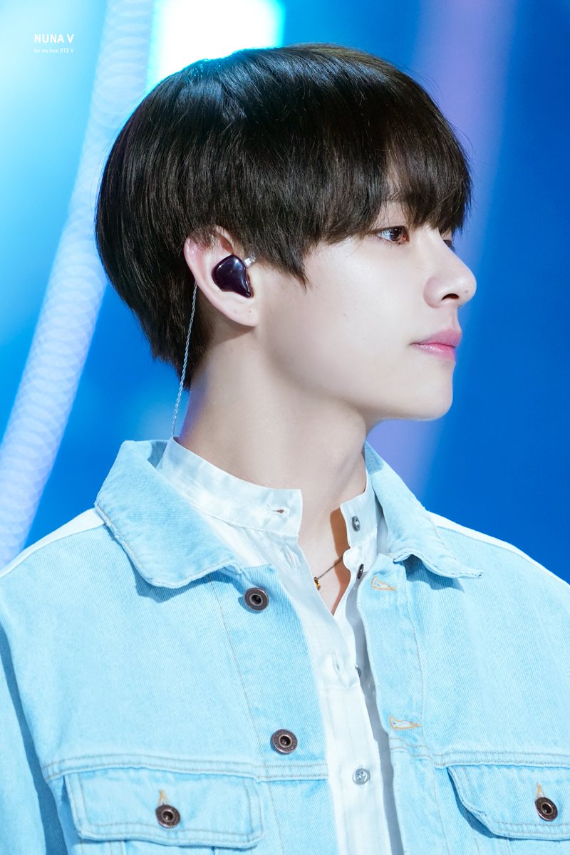 [HQ] 190428 SBS슈퍼콘서트
💜청순💜
#BBMAsTopSocial BTS <a href="/BTS_twt/">방탄소년단</a>
#이삐사진전 #태형 #방탄소년단뷔 #BTSV #Taehyung