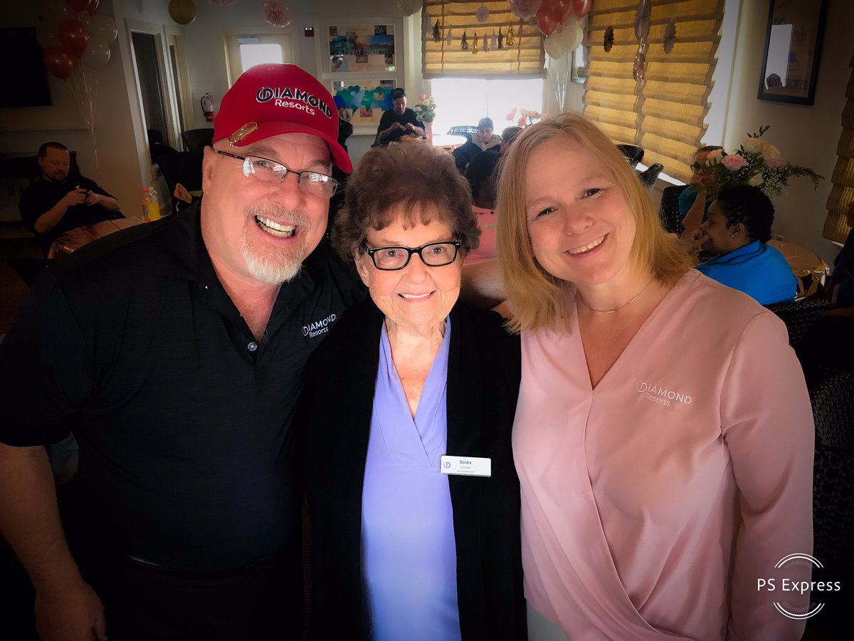 BxGguy2020's tweet photo. What a Blessing to be able to see Joan walk in to her teams @diamondresorts “RESORT OF THE YEAR” surprise luncheon. Here @VisitVaBch personally thanking Joan/Victor & their amazing World Class Hospitality Team for earning this! #iLoveUs #ItIsADiamondLifeForMe @DiamondCareers https://t.co/QCWBgGfUvE