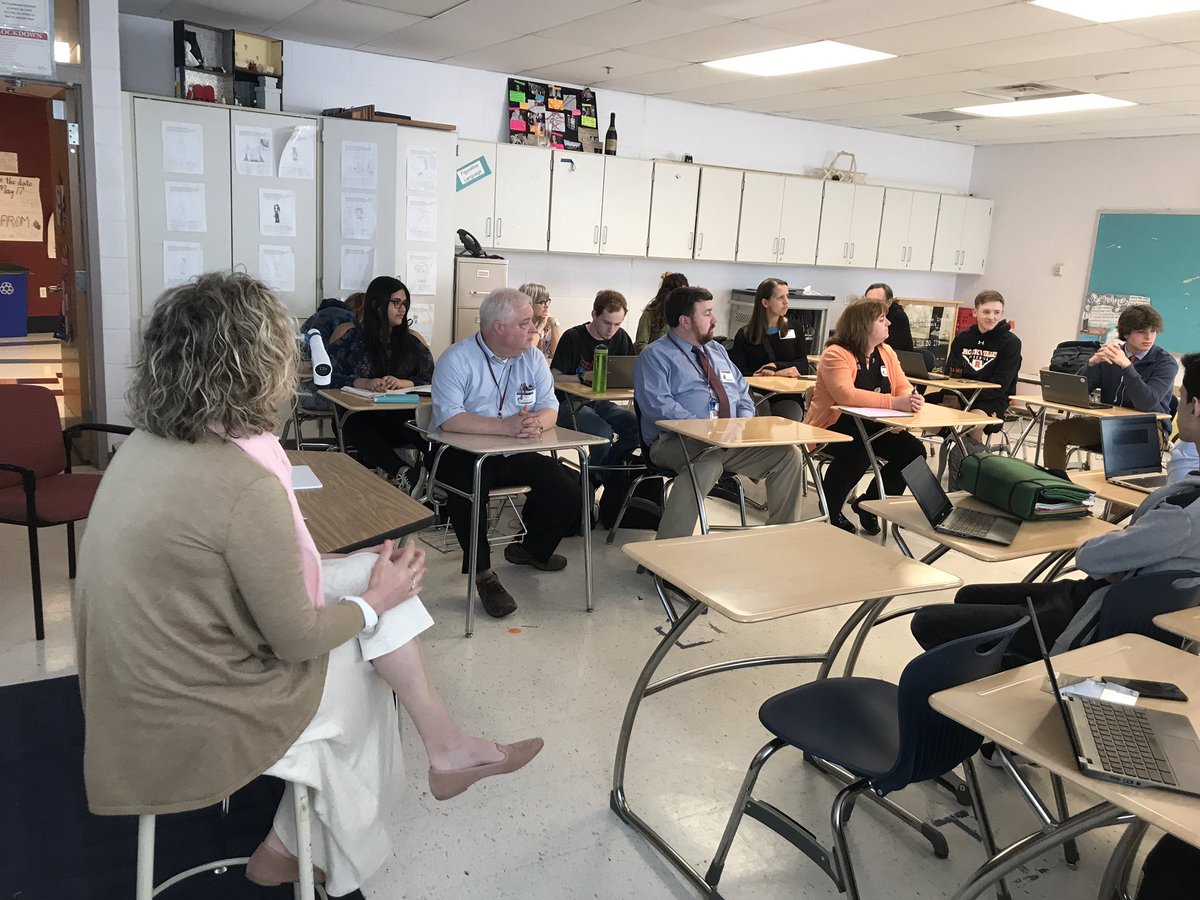 RHS students share their IB experiences with visitors from Pennsylvania