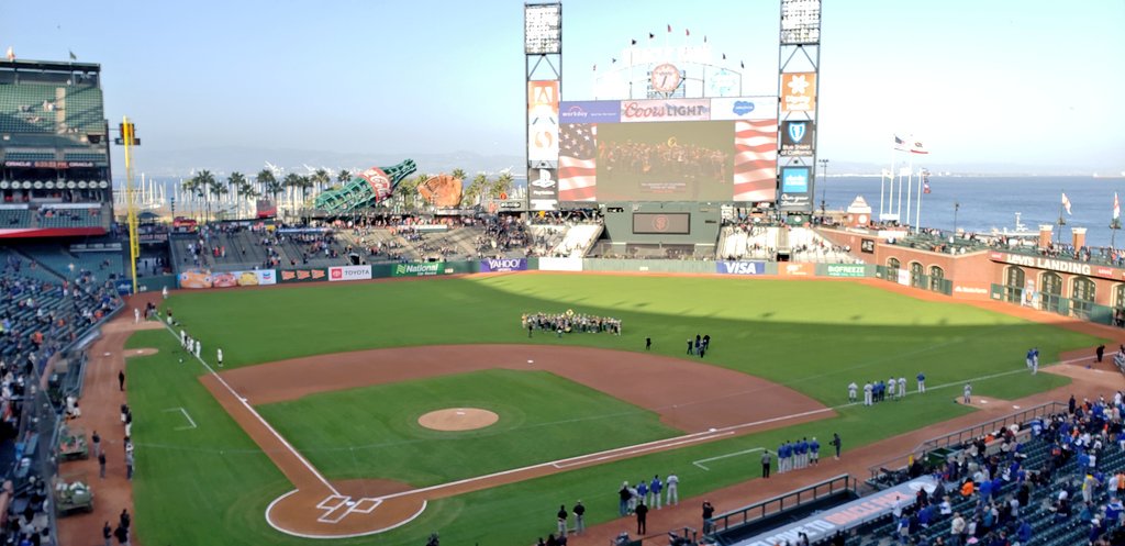 nosoupforgeorge's tweet photo. I see you @CalBand!!! ๐
#CalBandGreat #BayAreaUnite #SFGiants #CalNight ๐ป #OraclePark @Cal https://t.co/24SpsVXudZ