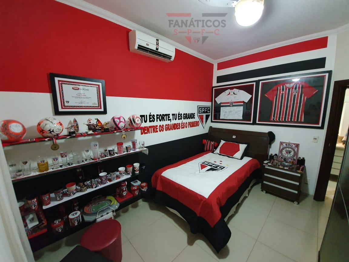 FrankFanaticos's tweet photo. Um pouco do meu quarto para vocês. 
Caso for postar em alguma rede social, de créditos por favor 🙏🏻🇾🇪 https://t.co/PqmudFjdX3