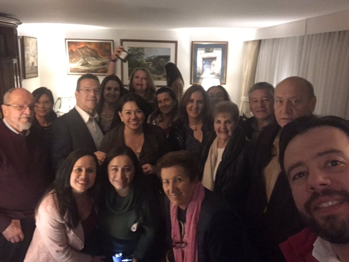 Con vecinos de Niza, Pontevedra y San Nicolás hablamos de la problemática del Humedal Córdoba. También hablamos del POT y de seguridad. Gracias Hans y Leonor por invitarnos a su casa.
